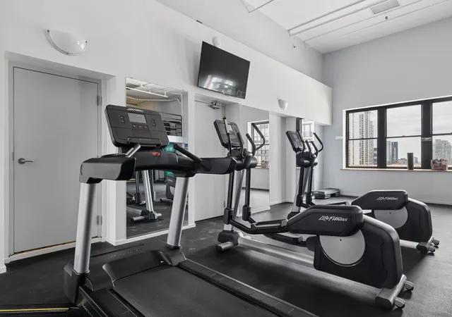 Homes for sale in Chicago, IL | 728 W Jackson Boulevard, Chicago, IL 60661 | Houzeo
