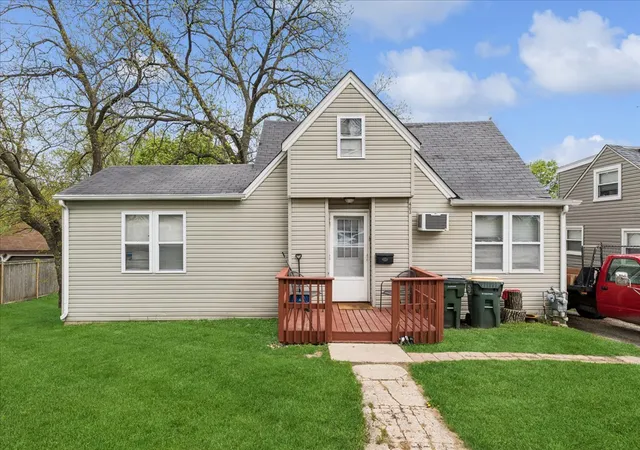 Homes for sale in Round Lake Park, IL | 403 Highmoor Dr, Round Lake Park, IL 60073 | MLS# 12638424