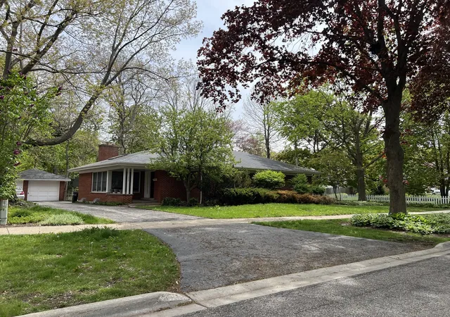 Homes for sale in Lake Forest, IL | 1505 Willow St, Lake Forest, IL 60045 | MLS# 12638512