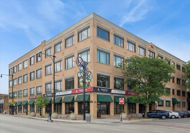 Homes for sale in Chicago, IL | 4751 N Artesian Ave #408, Chicago, IL 60625 | MLS# 12638521