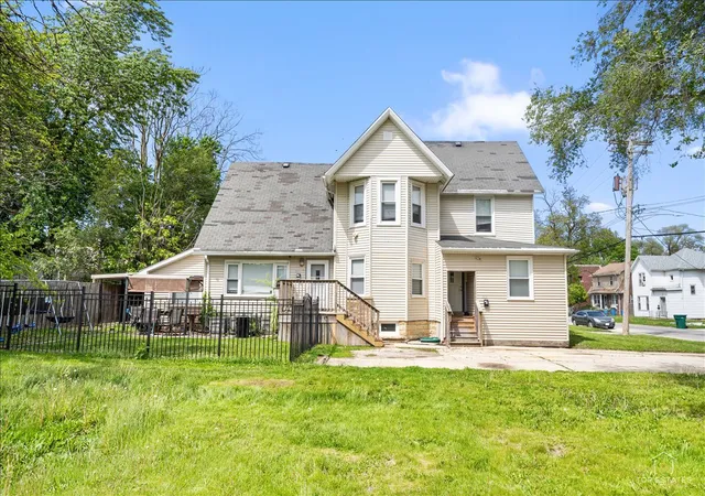 3rd image of 315 Pine St, Joliet, IL 60435 | MLS# 12638669
