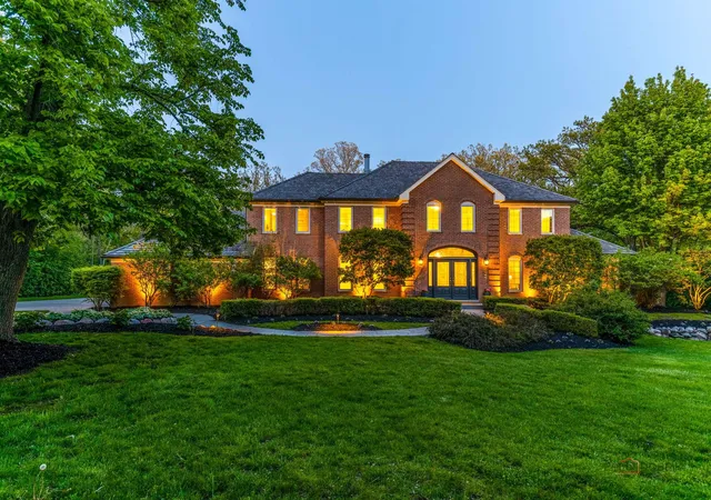 Homes for sale in Lake Forest, IL | 1541 Heritage Ct, Lake Forest, IL 60045 | MLS# 12638682