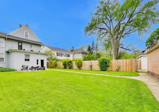 3rd image of 1458 Lake Ave, Wilmette, IL 60091 | MLS# 12638786