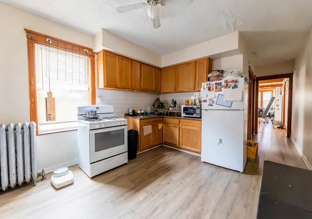 Homes for sale in Chicago, IL | 5427 S Hermitage Ave, Chicago, IL 60609 | MLS# 12638953