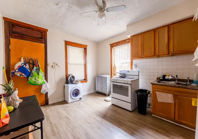 Homes for sale in Chicago, IL | 5427 S Hermitage Ave, Chicago, IL 60609 | MLS# 12638953