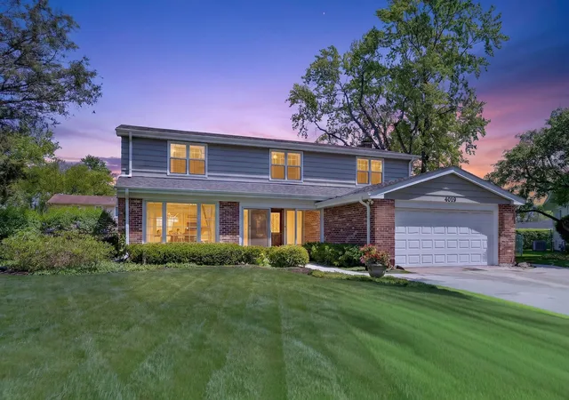 Homes for sale in Northbrook, IL | 4019 Crestwood Dr, Northbrook, IL 60062 | MLS# 12638983