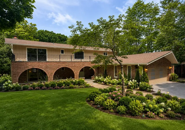 1st image of 188 N Bloomingdale Rd, Bloomingdale, IL 60108 | MLS# 12639042