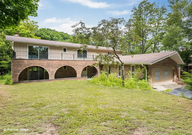 2nd image of 188 N Bloomingdale Rd, Bloomingdale, IL 60108 | MLS# 12639042