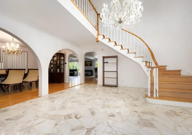5th image of 188 N Bloomingdale Rd, Bloomingdale, IL 60108 | MLS# 12639042