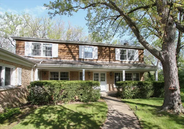 2nd image of 87 Lincolnshire Dr, Lincolnshire, IL 60069 | MLS# 12639185