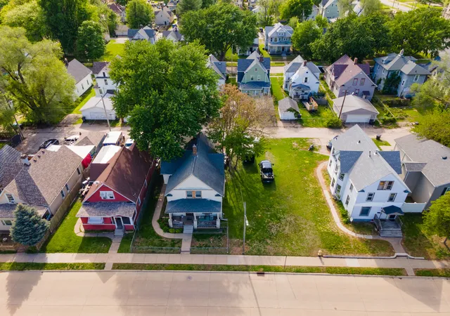Photo 3 of Single family home for sale at 1030 15th Street, Rock Island, IL 61201 | MLS# 12639194 | Listing updated on 2026-09-13