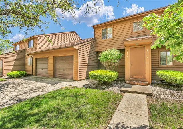 Photo 2 of Condo for sale at 2108 Sunview Dr #2108, Champaign, IL 61821 | MLS# 12639302 | Listing updated on 2026-10-05