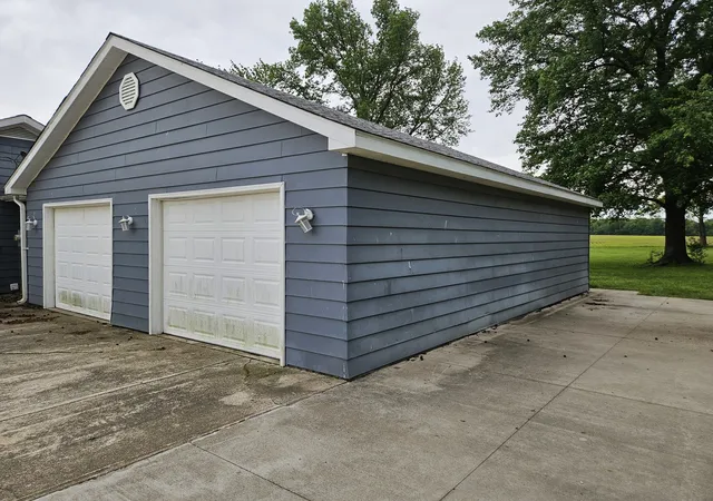 Photo 2 of Single family home for sale at 418 S 1st Street, Clay City, IL 62824 | MLS# 12639320 | Listing updated on 2026-10-13