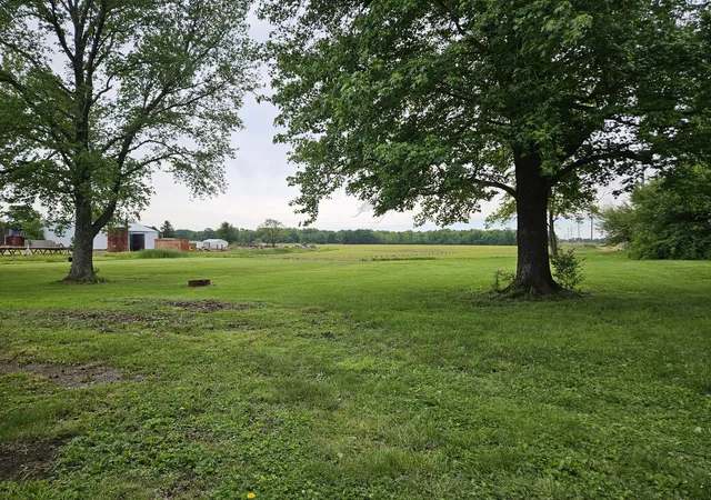 Photo 3 of Single family home for sale at 418 S 1st Street, Clay City, IL 62824 | MLS# 12639320 | Listing updated on 2026-10-13