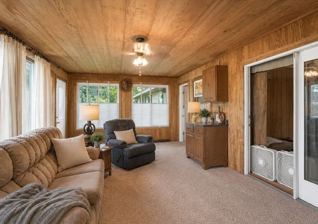 Photo 4 of Single family home for sale at 700 S D St, Hammond, IL 61929 | MLS# 12639350 | Listing updated on 2026-10-29