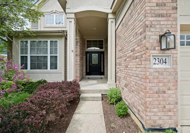 Homes for sale in Vernon Hills, IL | 2304 Sarazen Dr, Vernon Hills, IL 60061 | MLS# 12639418