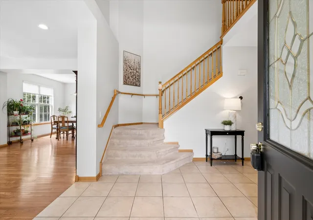 Photo 3 of Single family home for sale at 2304 Sarazen Dr, Vernon Hills, IL 60061 | MLS# 12639418 | Listing updated on 2026-08-28