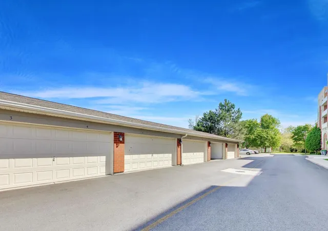 2nd image of 500 E Saint Charles Rd, Lombard, IL 60148