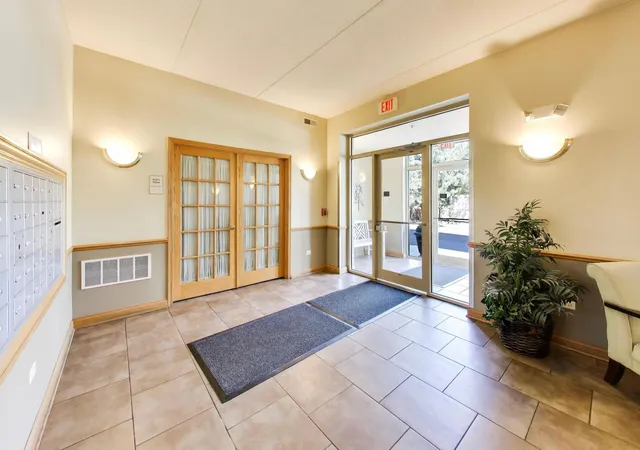 4th image of 500 E Saint Charles Rd, Lombard, IL 60148