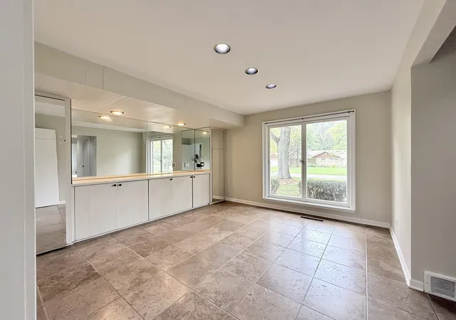 5th image of 206 Julie Dr, Kankakee, IL 60901 | MLS# 12639632
