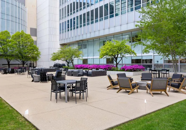 2nd image of 500 W Superior St, Chicago, IL 60654