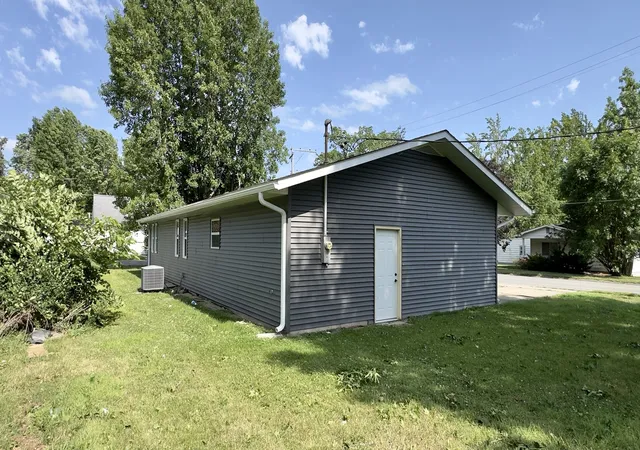 3rd image of 211 E Cleveland St, West Frankfort, IL 62896 | MLS# 12639904