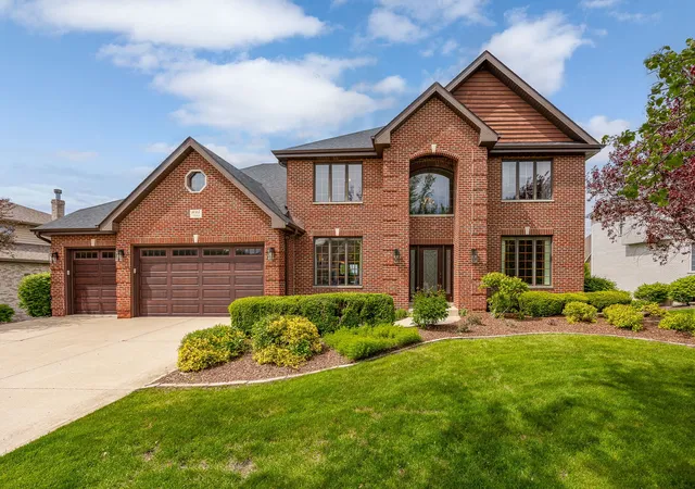 3rd image of 1045 Hilltop Dr, Lemont, IL 60439 | MLS# 12639956