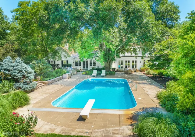 4th image of 13 Deepwood Rd, Barrington Hills, IL 60010 | MLS# 12640058