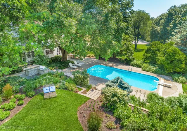 5th image of 13 Deepwood Rd, Barrington Hills, IL 60010 | MLS# 12640058