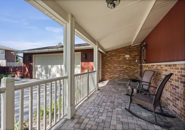Homes for sale in Glenview, IL | 1016 Longmeadow Dr, Glenview, IL 60025 | MLS# 12640338