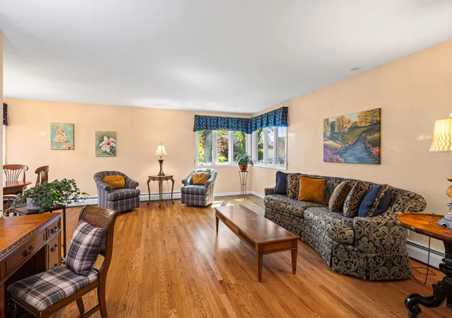 Homes for sale in Glenview, IL | 1016 Longmeadow Dr, Glenview, IL 60025 | MLS# 12640338