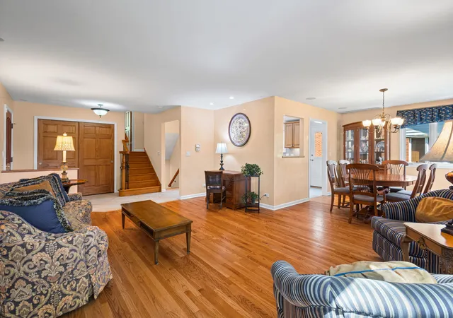 Homes for sale in Glenview, IL | 1016 Longmeadow Dr, Glenview, IL 60025 | MLS# 12640338