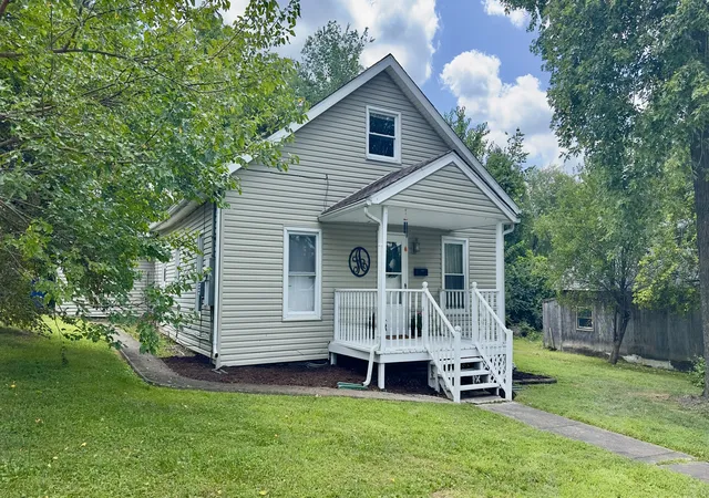 3rd image of 1106 E Clark St, West Frankfort, IL 62896 | MLS# 12640463