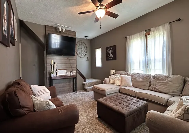 5th image of 1106 E Clark St, West Frankfort, IL 62896 | MLS# 12640463