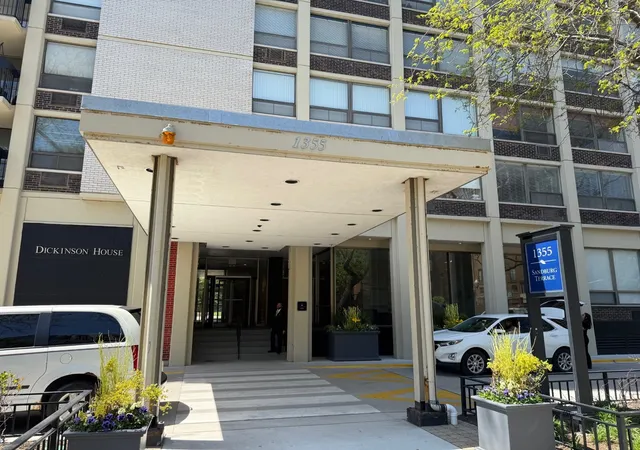 Homes for sale in Chicago, IL | 1355 N Sandburg Ter #206D, Chicago, IL 60610 | MLS# 12640664
