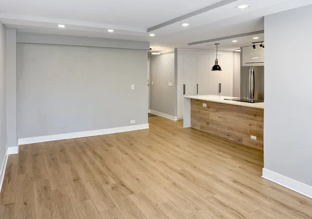 Homes for sale in Chicago, IL | 1355 N Sandburg Ter #206D, Chicago, IL 60610 | MLS# 12640664