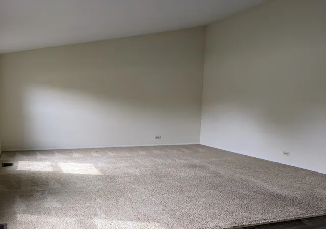 3rd image of 508 Bristol Ln, Schaumburg, IL 60194 | MLS# 12640712