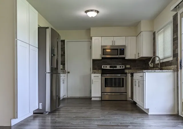 4th image of 508 Bristol Ln, Schaumburg, IL 60194 | MLS# 12640712