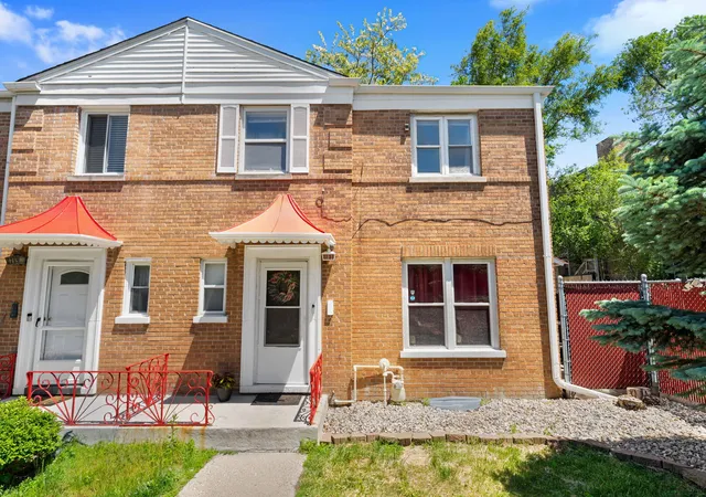 Homes for sale in Chicago, IL | 1751 W Chase Ave, Chicago, IL 60626 | MLS# 12640787