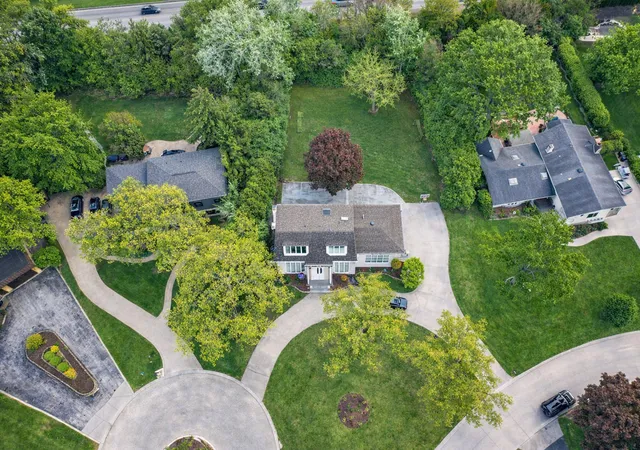 Photo 2 of Single family home for sale at 15 Devonshire Dr, Oak Brook, IL 60523 | MLS# 12640987 | Listing updated on 2026-09-12