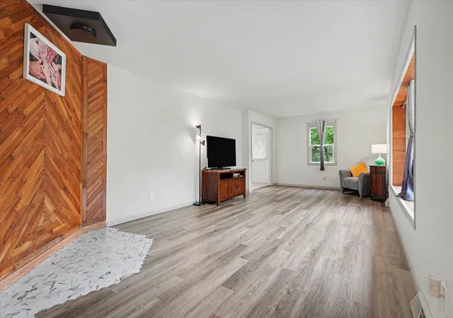 5th image of 528 Chester Ave, Danville, IL 61832 | MLS# 12641030