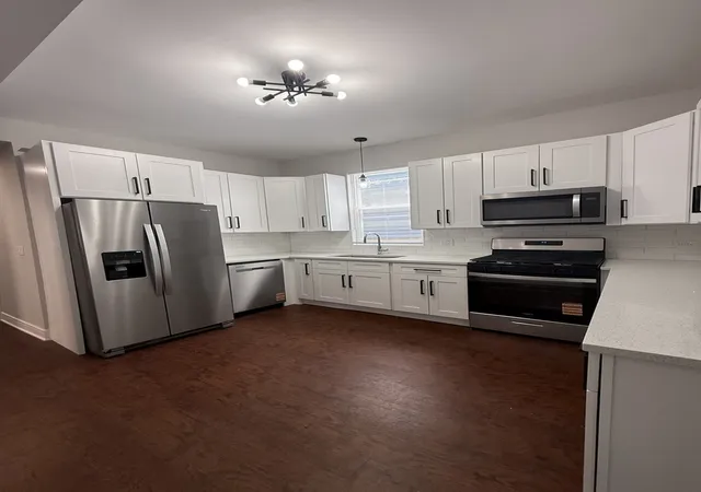 Homes for sale in Chicago, IL | 6936 S Aberdeen St, Chicago, IL 60621 | MLS# 12641045