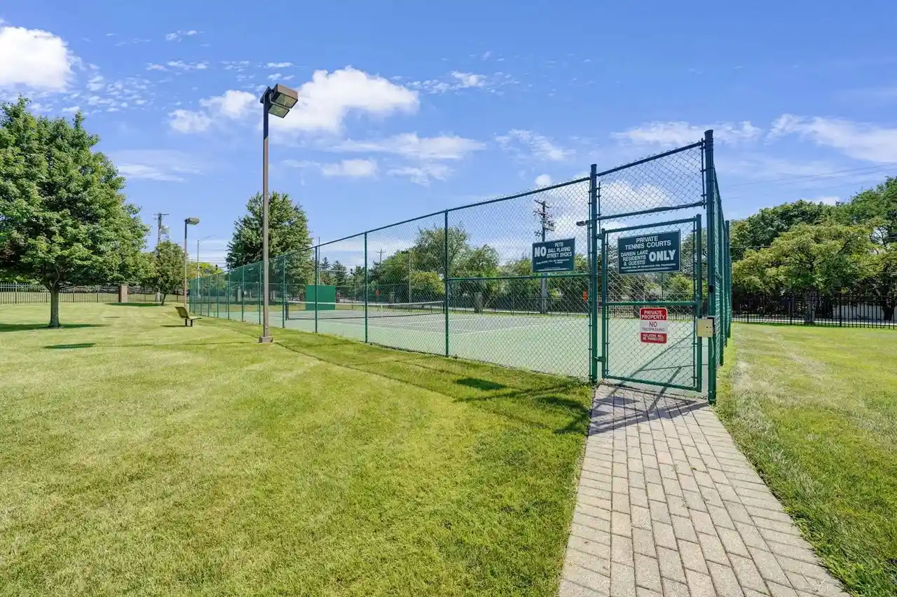 Listing Photo 19 - Condo for sale in 1501 Darien Lake Dr located at 1501 Darien Lake Dr, Darien, IL 60561 - Unit #208