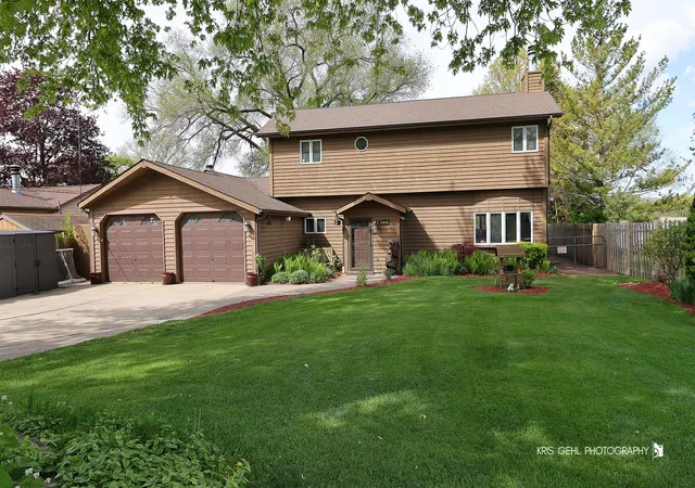 Homes for sale in Ingleside, IL | 35098 N Edgewater Ln, Ingleside, IL 60041 | MLS# 12641197