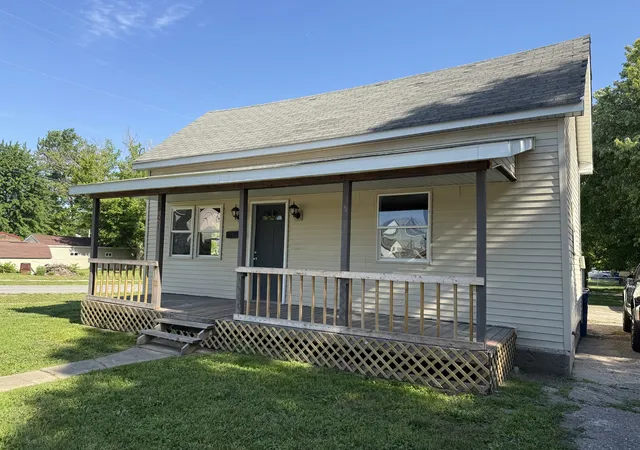 Photo 1 of Single family home for sale at 201 E Lindell St, West Frankfort, IL 62896 | MLS# 12641630 | Listing updated on 2026-10-20