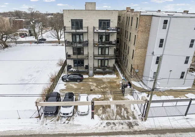 Homes for sale in Chicago, IL | 6531 S Kimbark Avenue, Chicago, IL 60637 | Houzeo