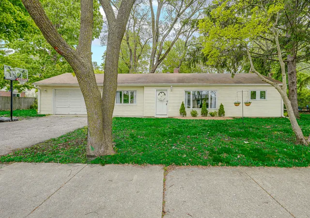 Homes for sale in Highland Park, IL | 1415 Deerfield Pl, Highland Park, IL 60035 | MLS# 12642107