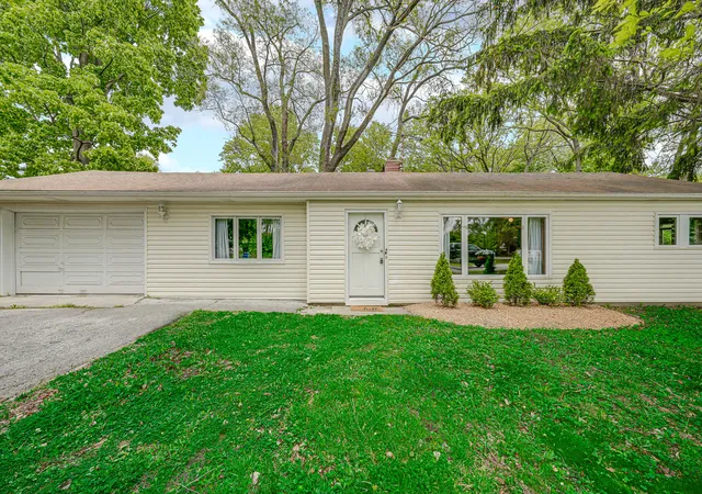 Homes for sale in Highland Park, IL | 1415 Deerfield Pl, Highland Park, IL 60035 | MLS# 12642107