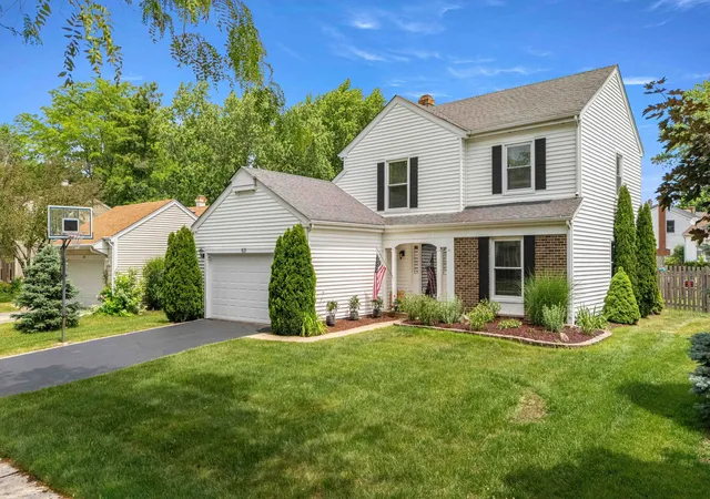 Photo 2 of Single family home for sale at 431 Newport Dr, Naperville, IL 60565 | MLS# 12642124 | Listing updated on 2026-09-23