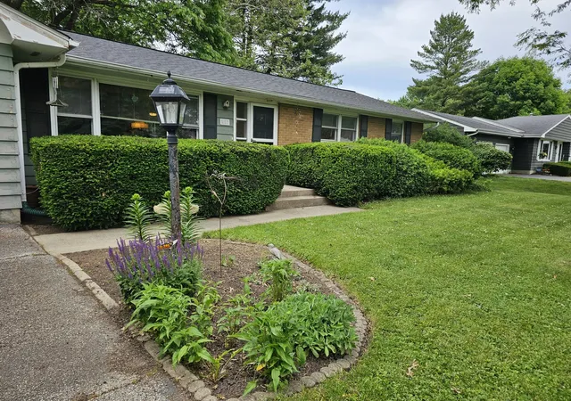 Homes for sale in Geneva, IL | 813 Considine Rd, Geneva, IL 60134 | MLS# 12642140
